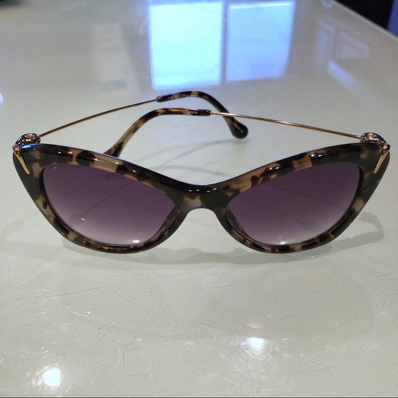 Elizabeth and James Fillmore Tortoise Sunglasses - Picture 1 of 4